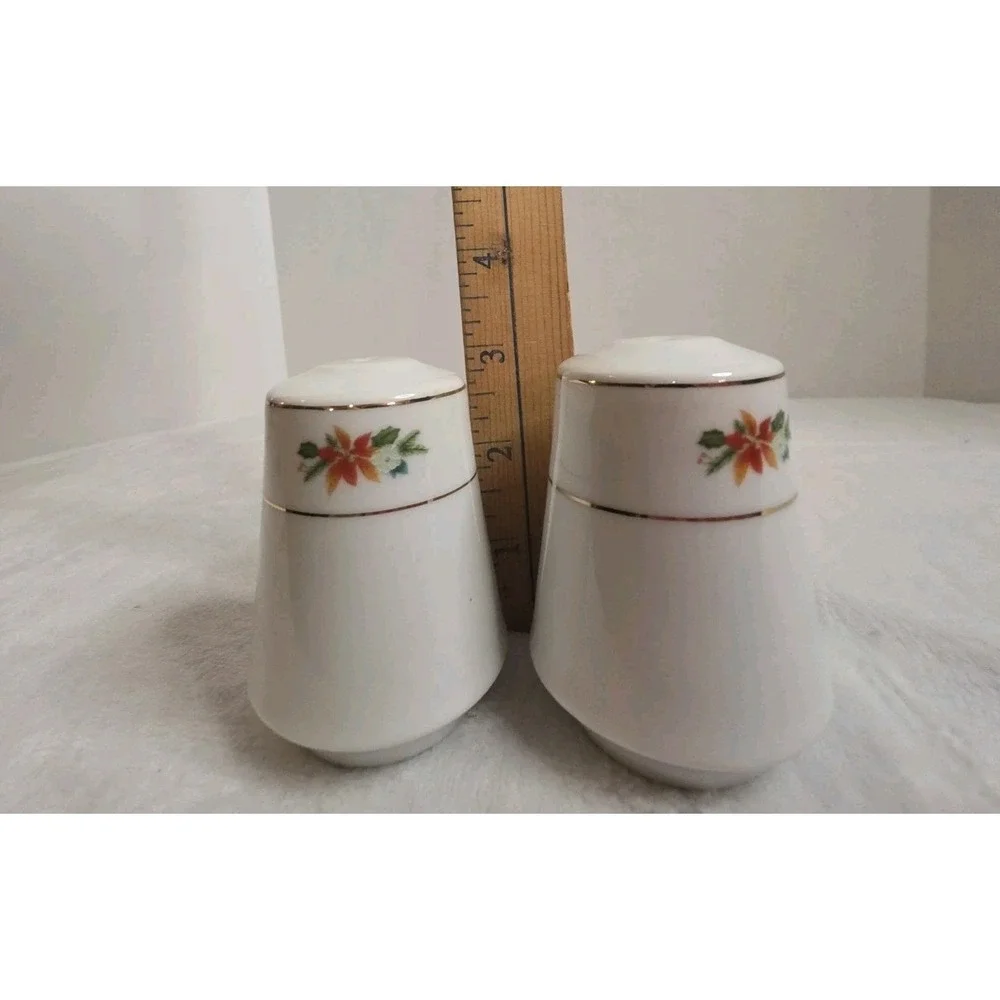 White Salt and‎ Pepper Shakers Shaker Set with Berries and Leafs ~ Gold Trim